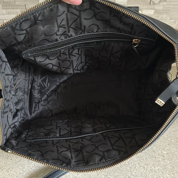 Calvin Klein Purse - Picture 4 of 7